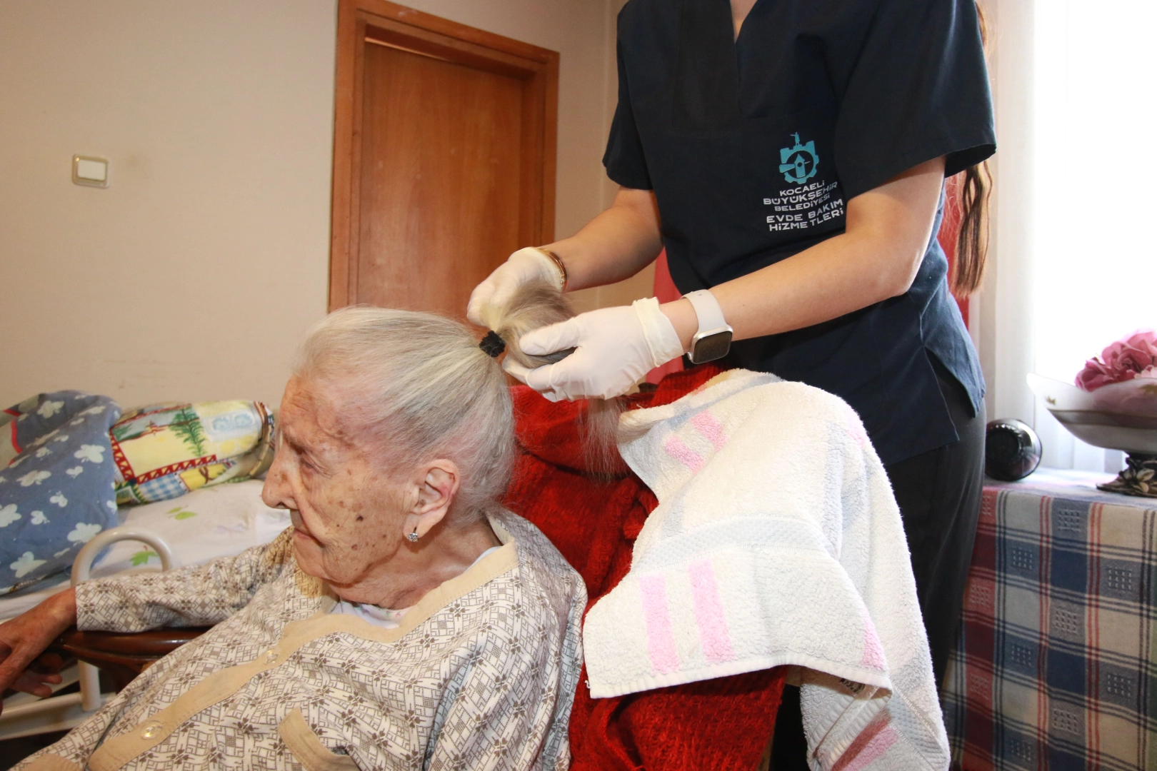 Kocaeli'de asırlık ömre evde bakım hizmeti