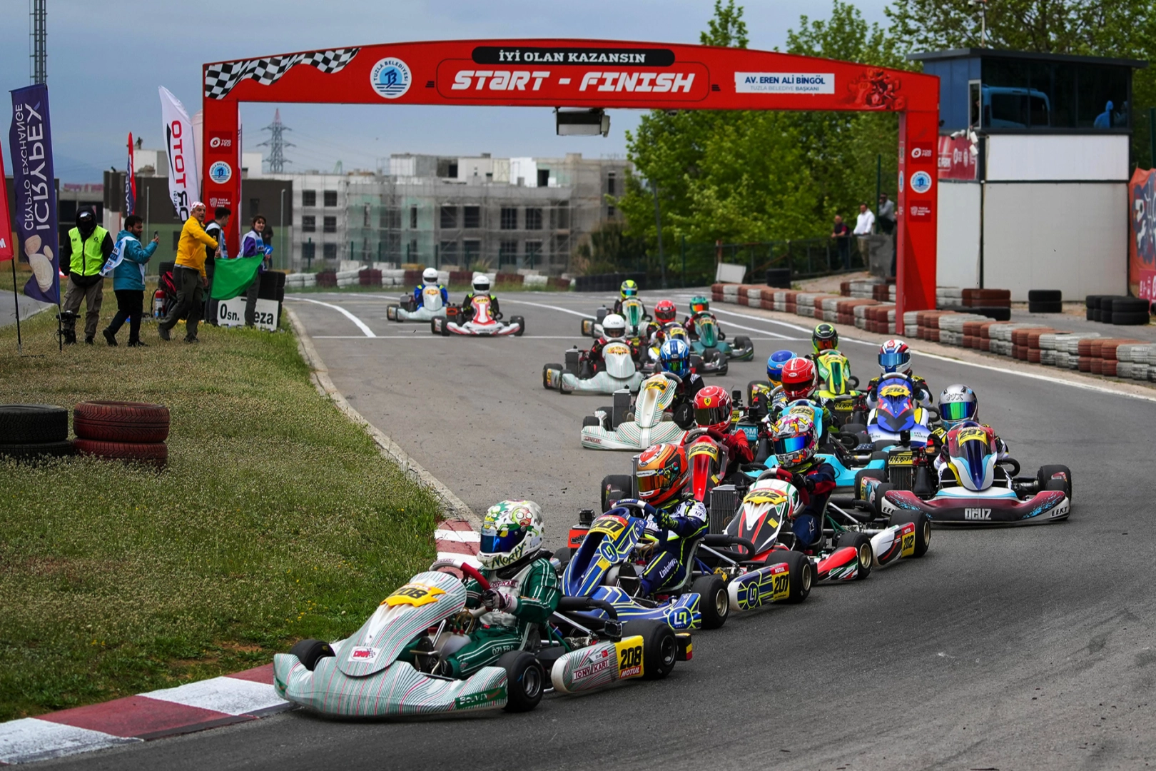 Karting heyecanı Tuzla'da yaşandı